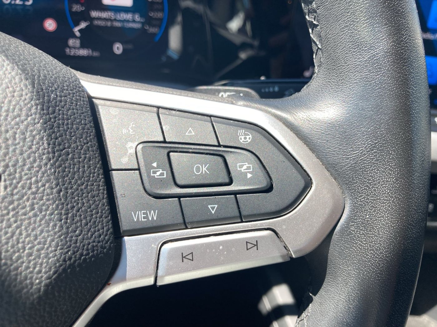 VW Golf VIII Variant 2.0TDI Life Aut | Bild 14 von 24