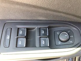 VW Golf VIII Variant 2.0TDI Life Aut | Thumbnail 8 von 24