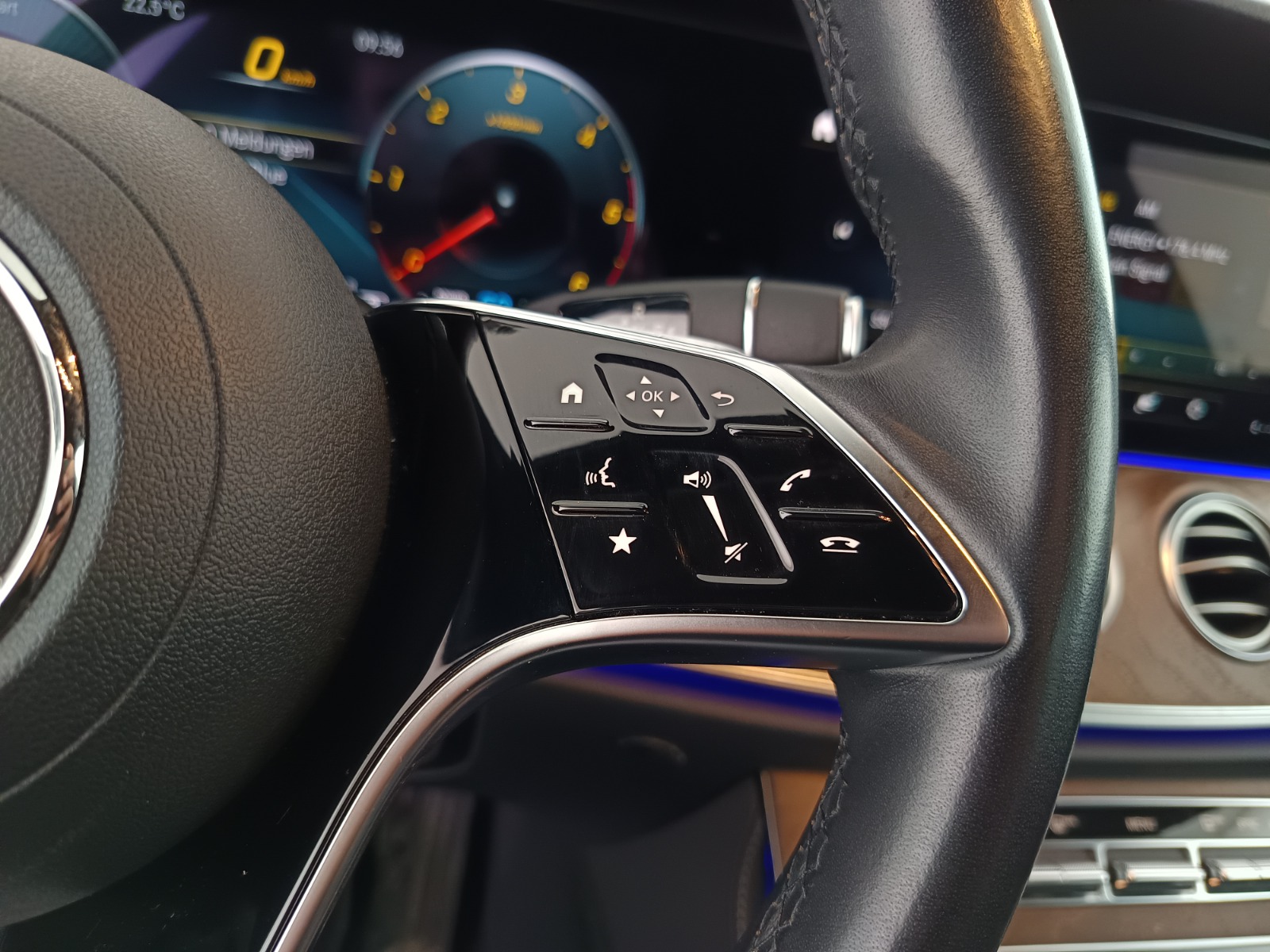 Mercedes-Benz E 220 d Aut. | Bild 18 von 28