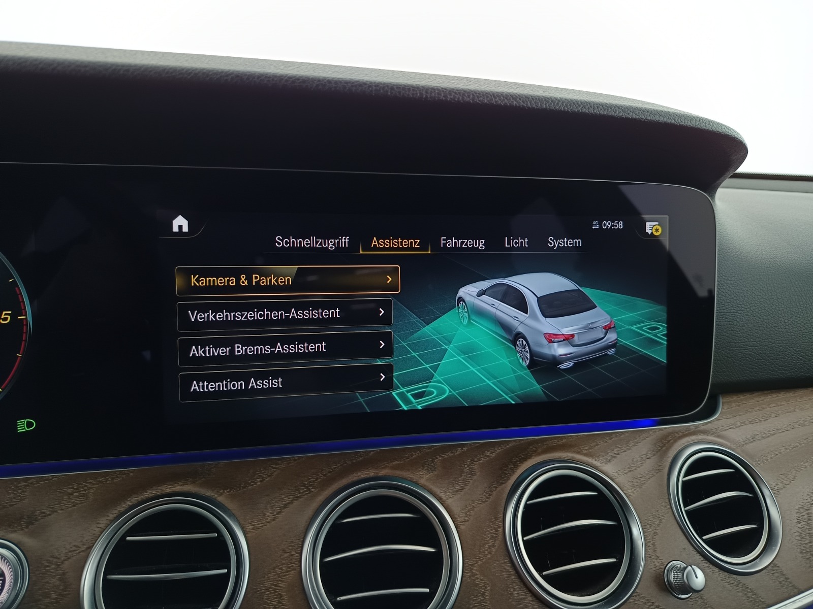 Mercedes-Benz E 220 d Aut. | Bild 22 von 28