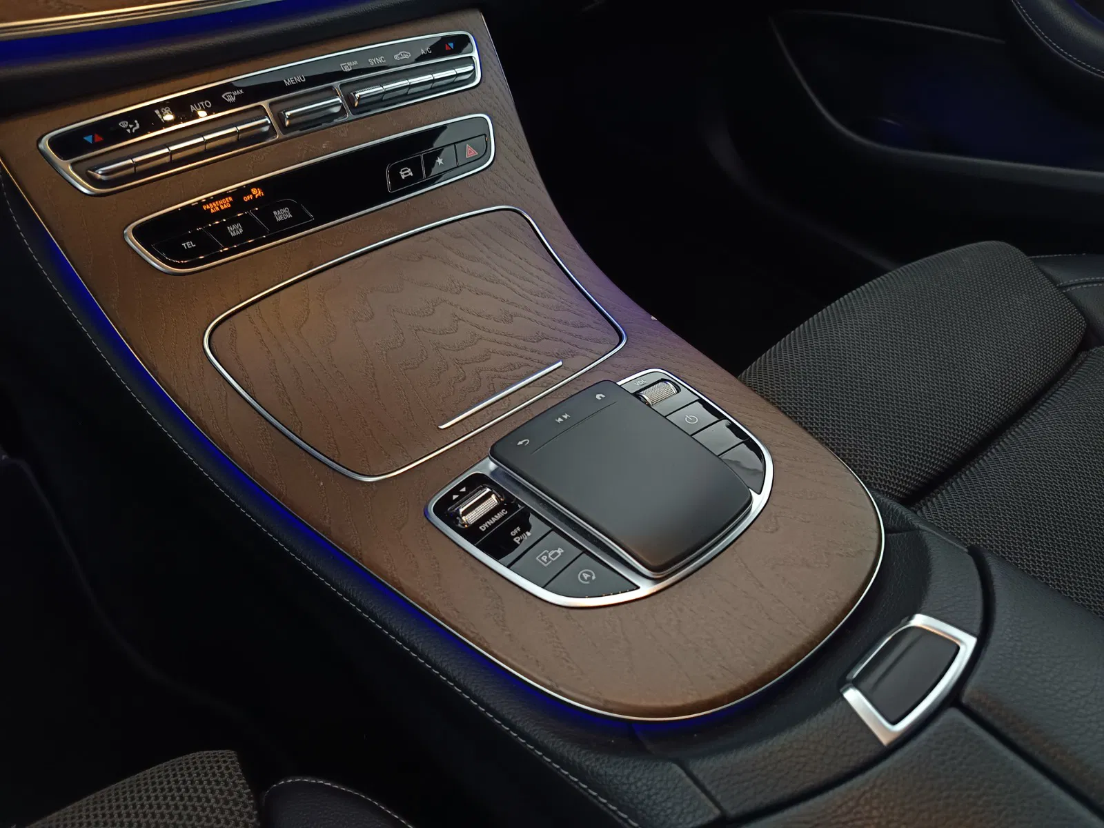 Mercedes-Benz E 220 d Aut. | Bild 25 von 28