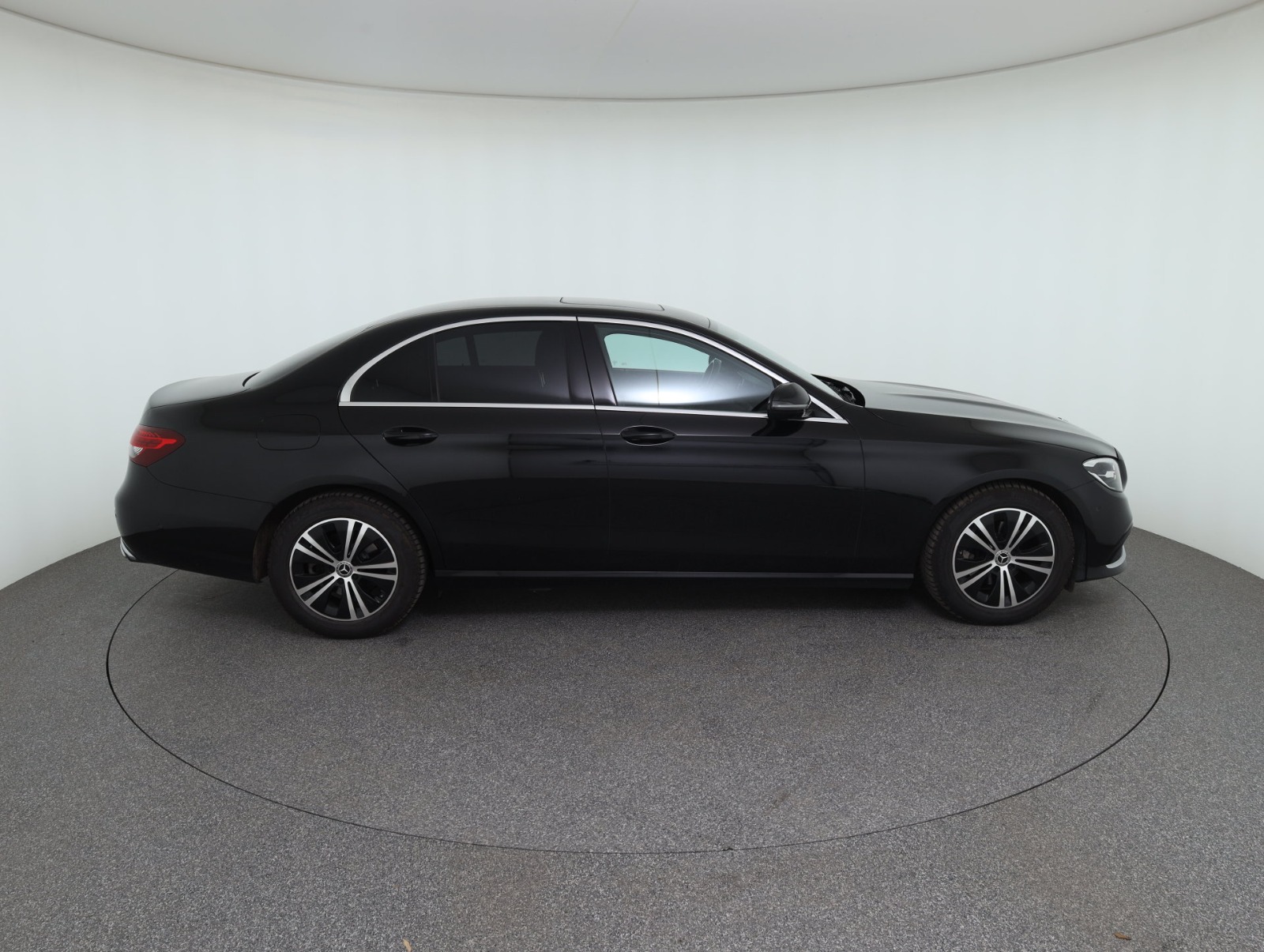 Mercedes-Benz E 220 d Aut. | Bild 4 von 28