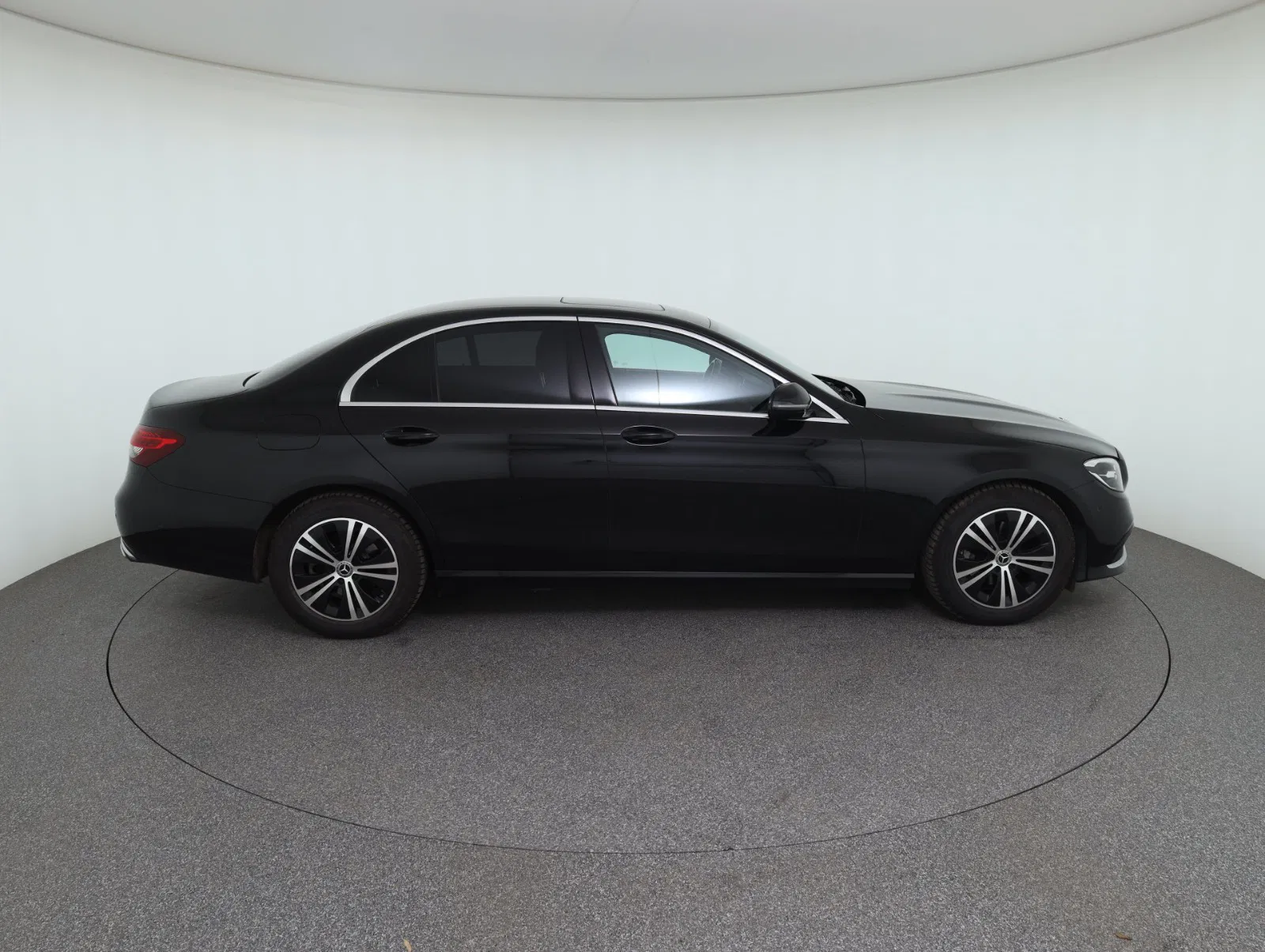 Mercedes-Benz E 220 d Aut. | Bild 4 von 28