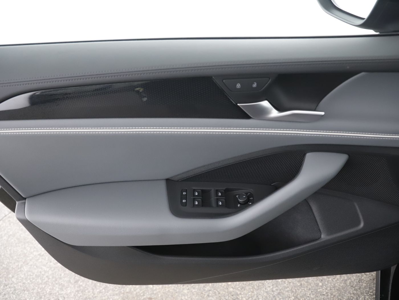 VW Passat Variant 2.0 TDI Busn. | Bild 8 von 27