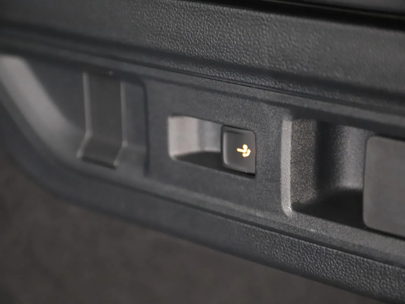 VW Passat Variant 2.0 TDI Busn. | Bild 26 von 27