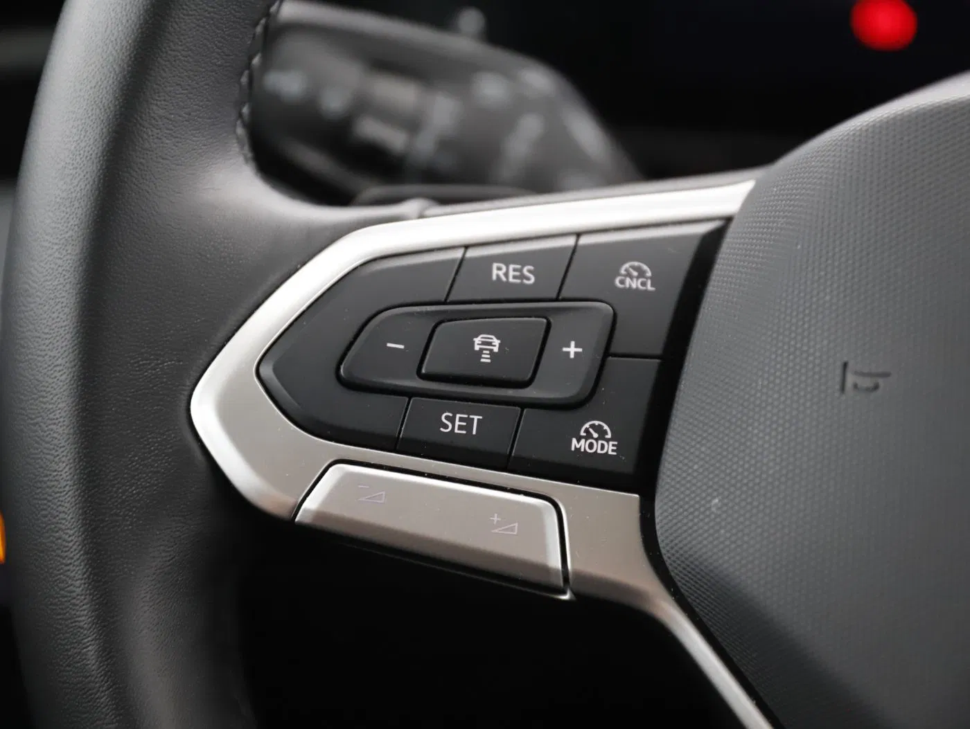 VW Passat Variant 2.0 TDI Busn. | Bild 15 von 27