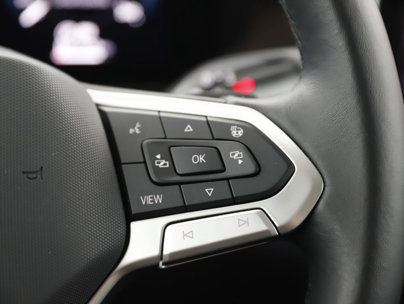 VW Passat Variant 2.0 TDI Busn. | Bild 16 von 27