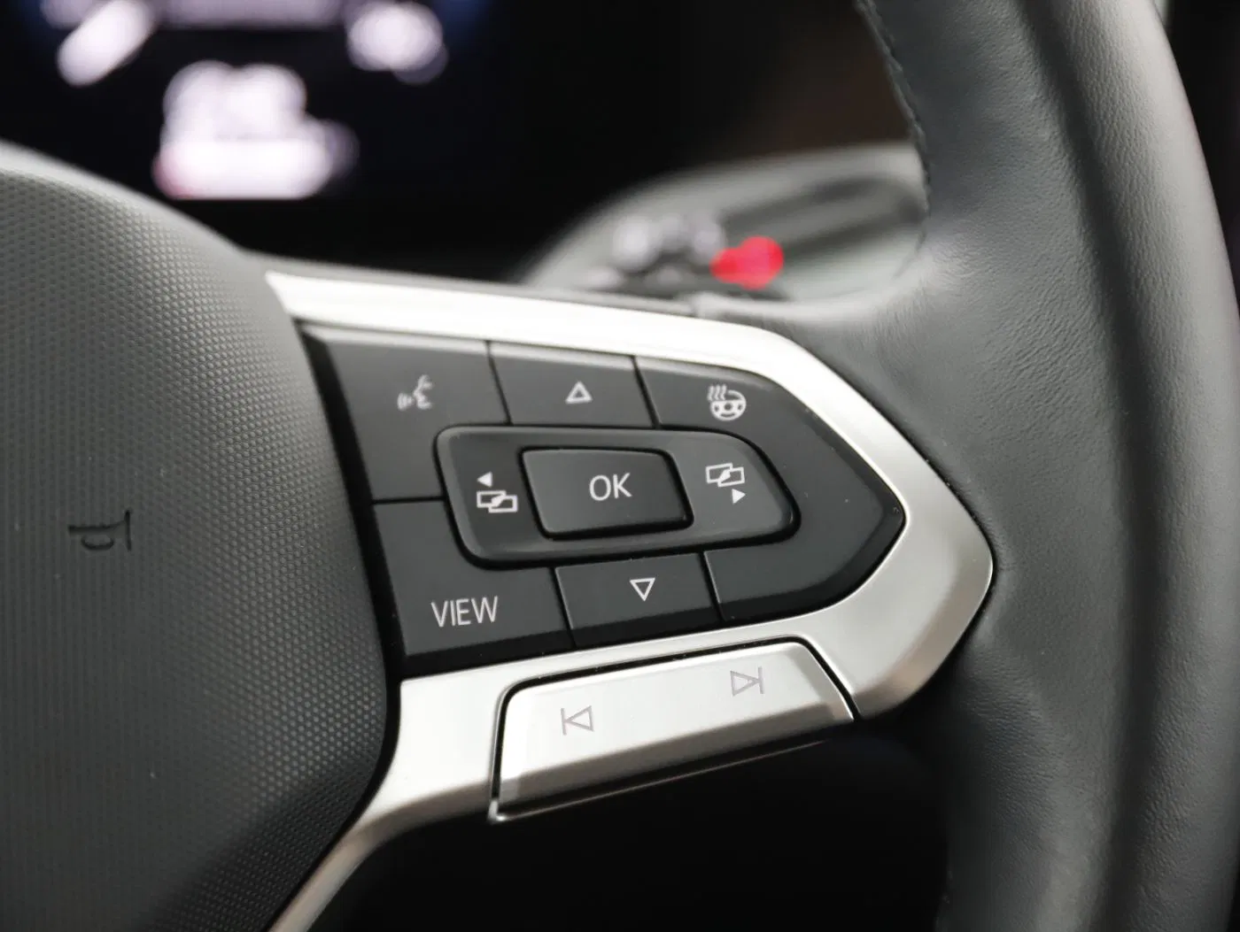 VW Passat Variant 2.0 TDI Busn. | Bild 16 von 27