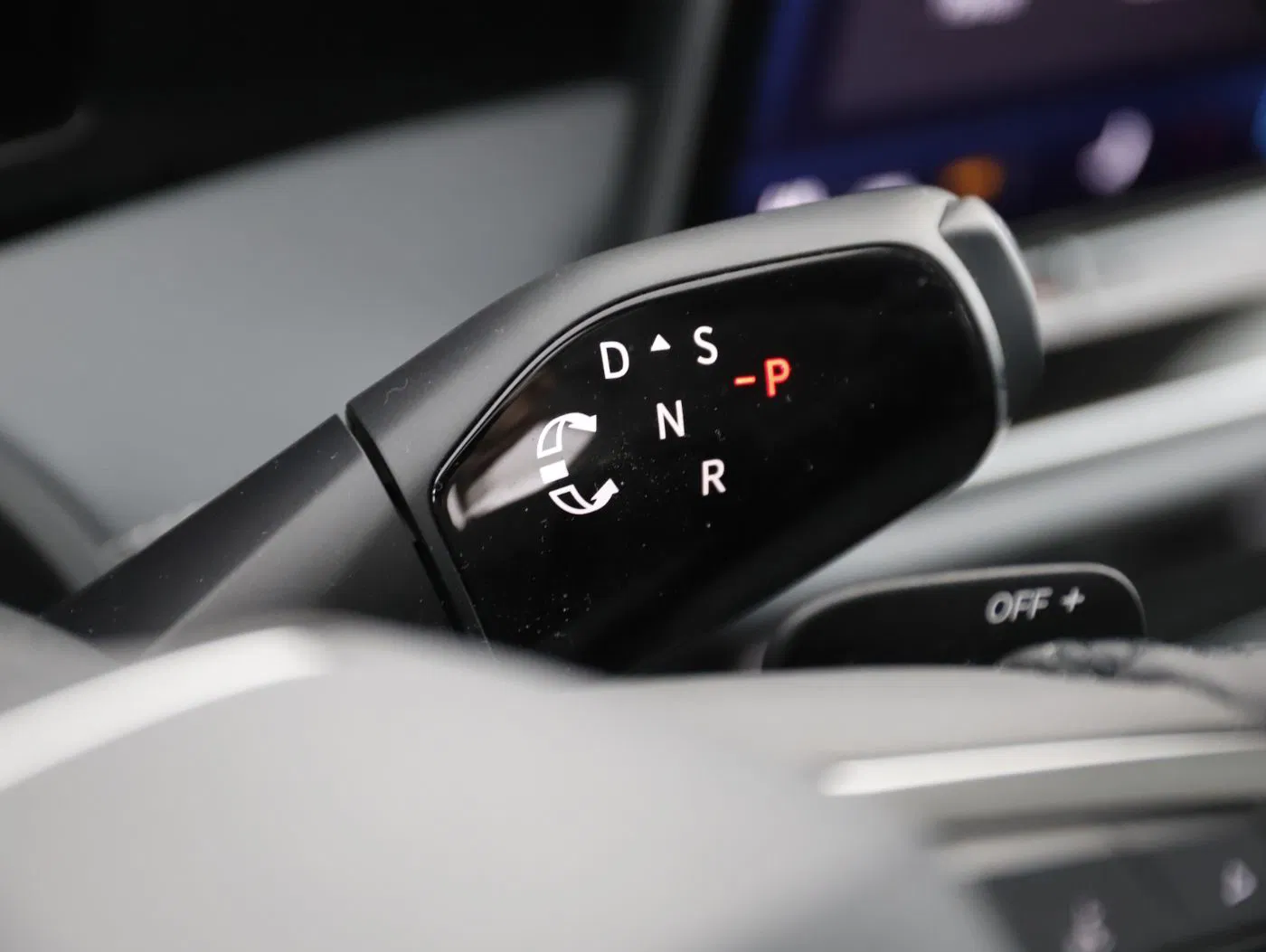 VW Passat Variant 2.0 TDI Busn. | Bild 17 von 27