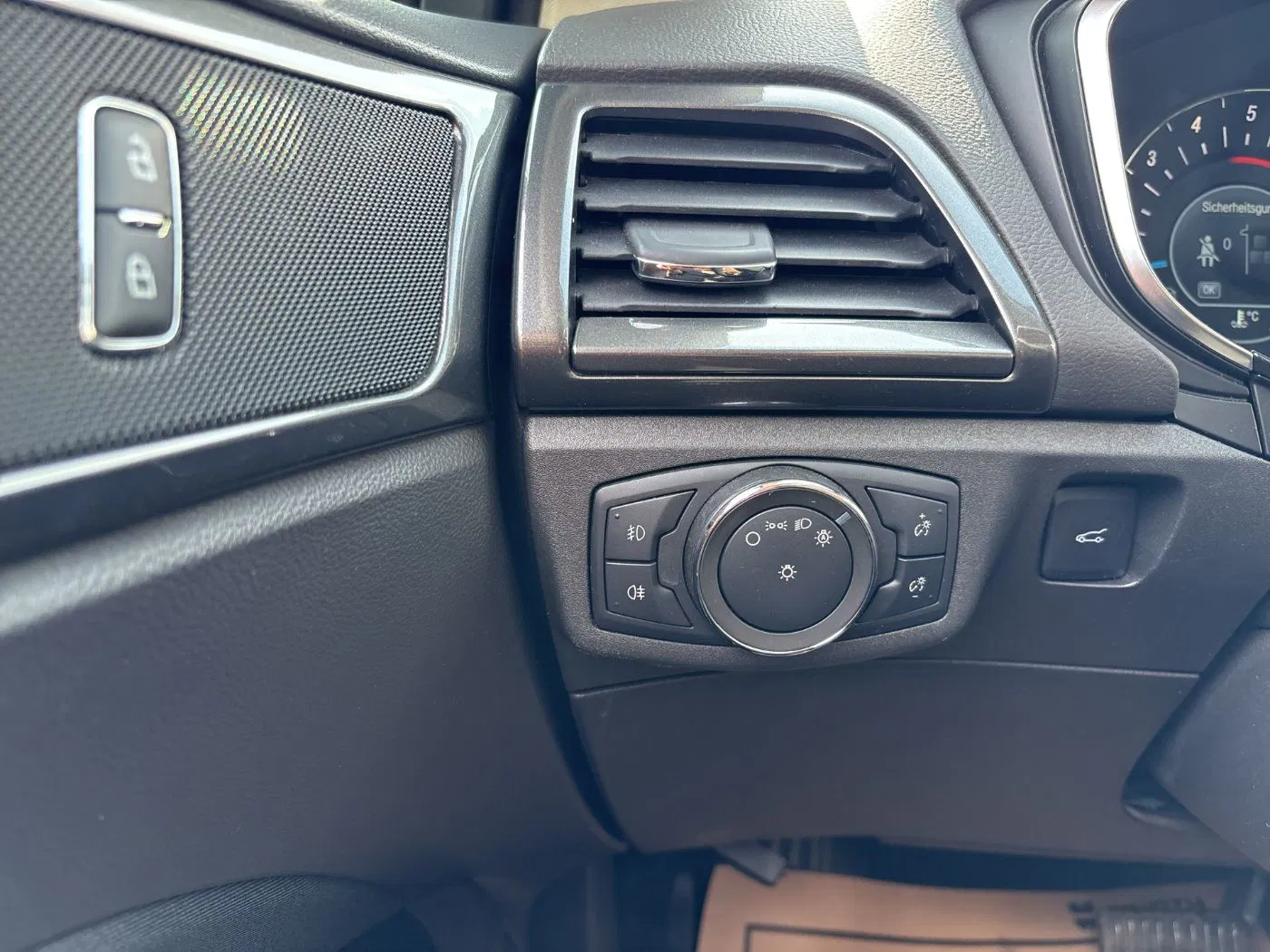 Ford Mondeo Traveller 2.0 EcoBlue Titanium | Bild 8 von 19