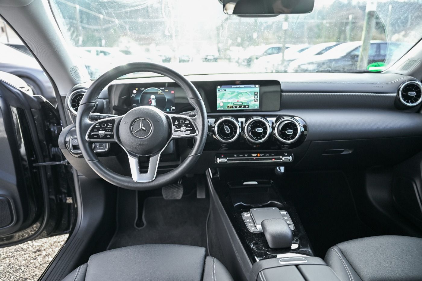 Mercedes-Benz CLA 200 d SB Aut. | Bild 9 von 15