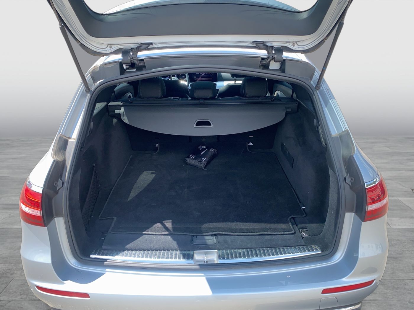 Mercedes-Benz E 200 d T Avantgarde Aut. | Bild 12 von 31