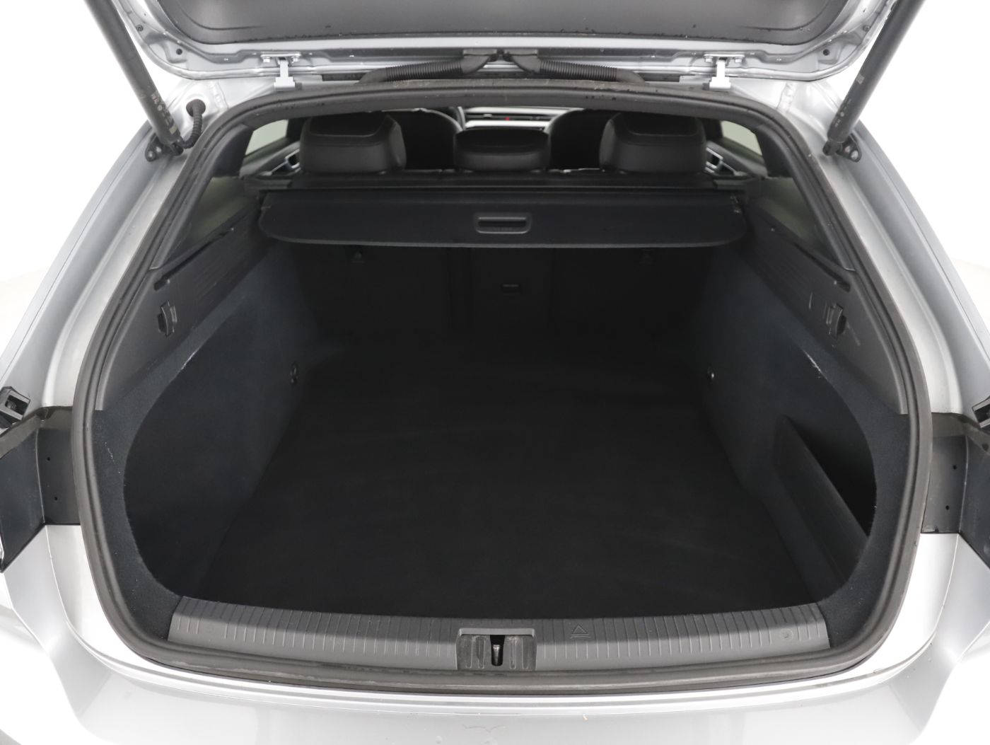 VW Arteon SB 2.0 TDI R-Line DSG | Bild 24 von 26