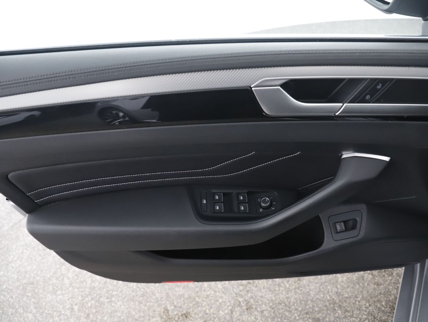 VW Arteon SB 2.0 TDI R-Line DSG | Bild 8 von 26