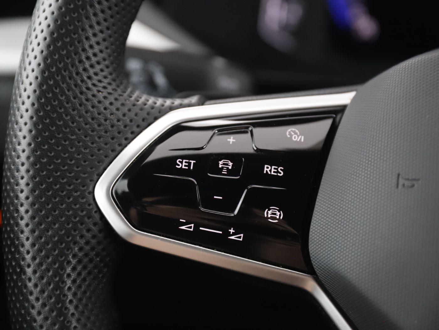 VW Arteon SB 2.0 TDI R-Line DSG | Bild 15 von 26