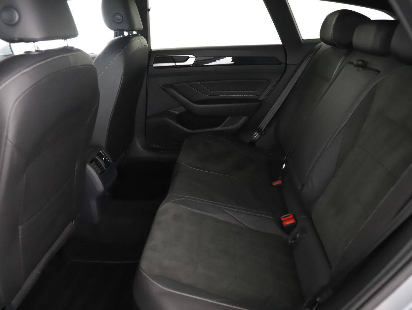 VW Arteon SB 2.0 TDI R-Line DSG | Bild 22 von 26