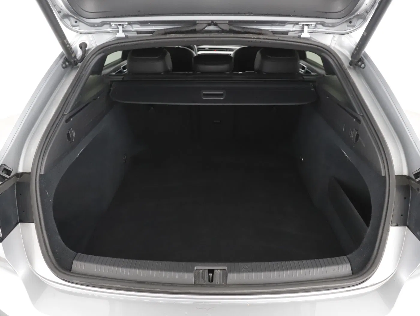 VW Arteon SB 2.0 TDI R-Line DSG | Bild 23 von 26