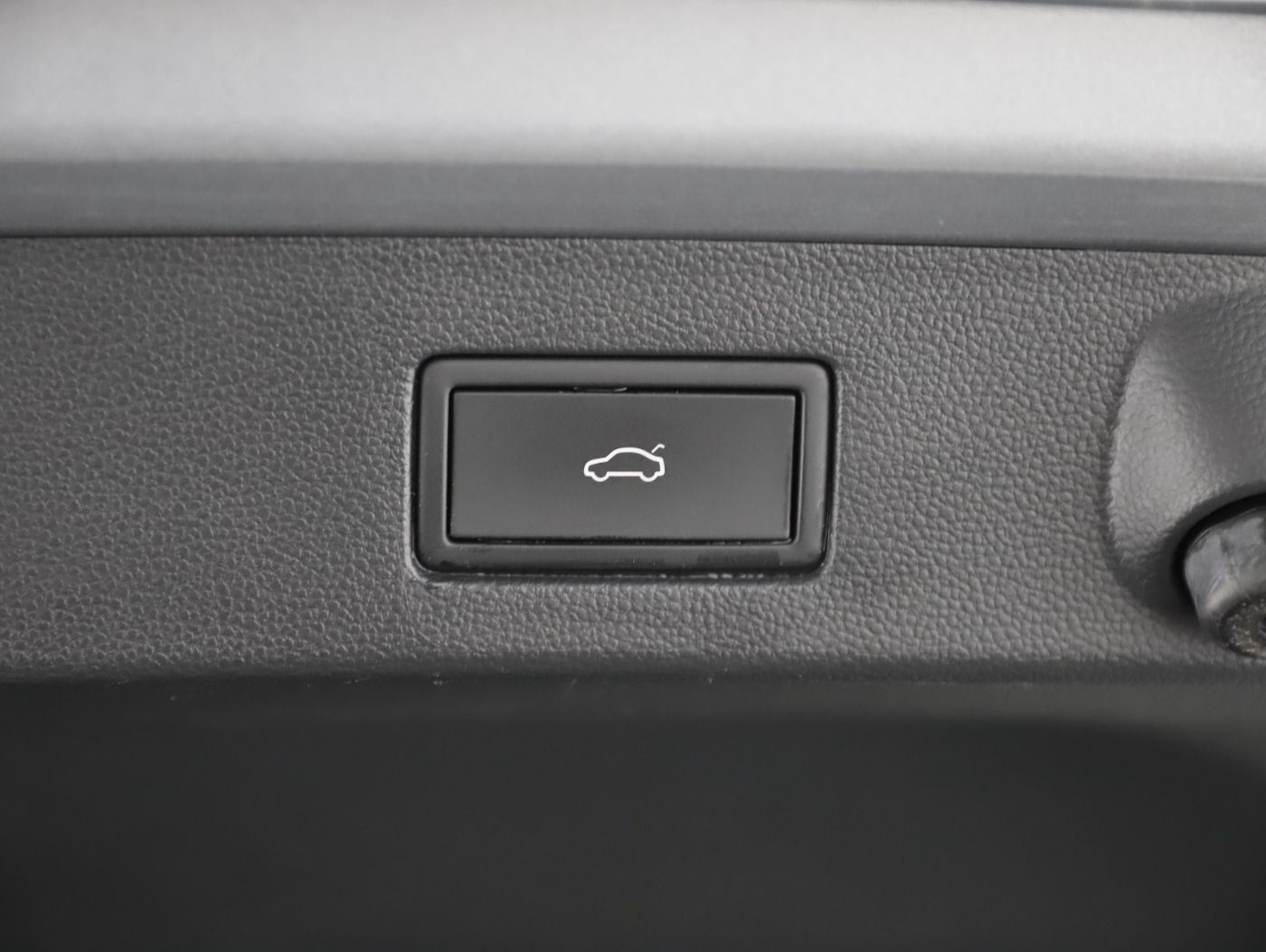 VW Arteon SB 2.0 TDI R-Line DSG | Bild 24 von 26