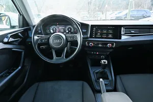 Audi A1 Sportback 30 TFSI | Thumbnail 9 von 21