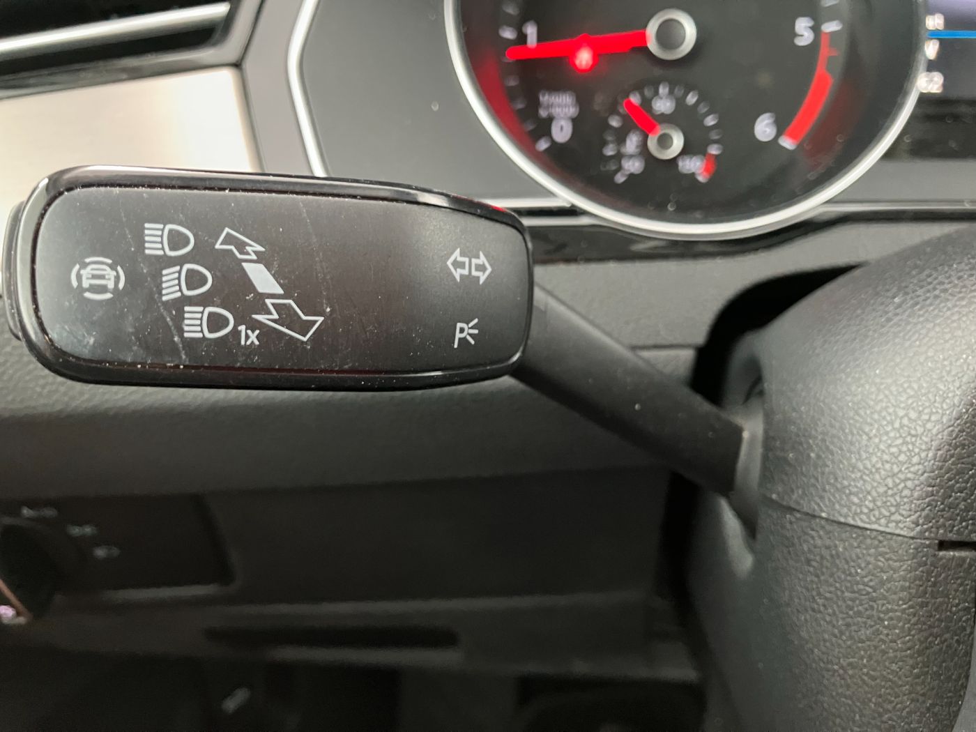 VW Passat Variant 2.0 TDI 4Mot. Eleg. DSG | Bild 25 von 29