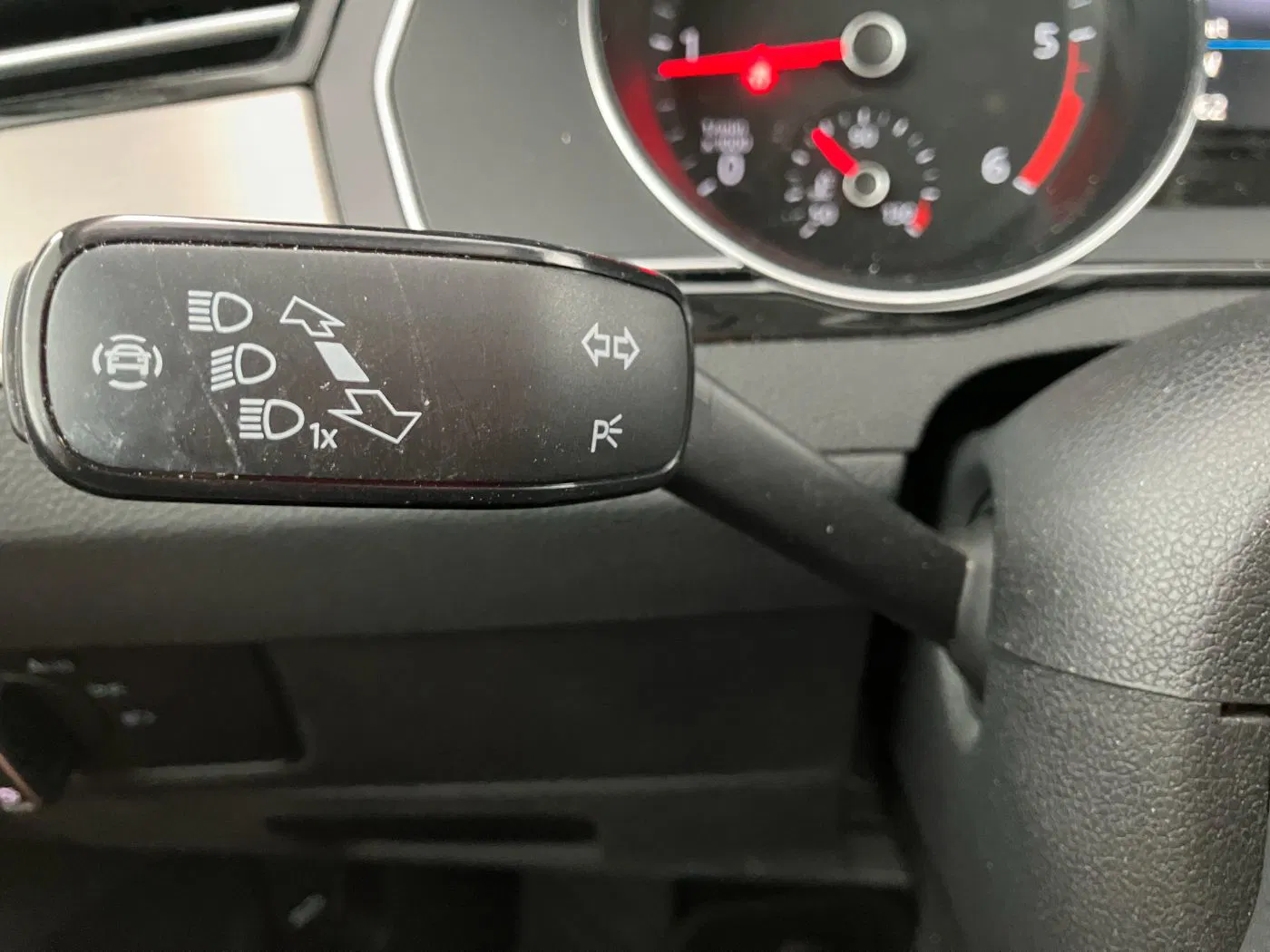 VW Passat Variant 2.0 TDI 4Mot. Eleg. DSG | Bild 25 von 29