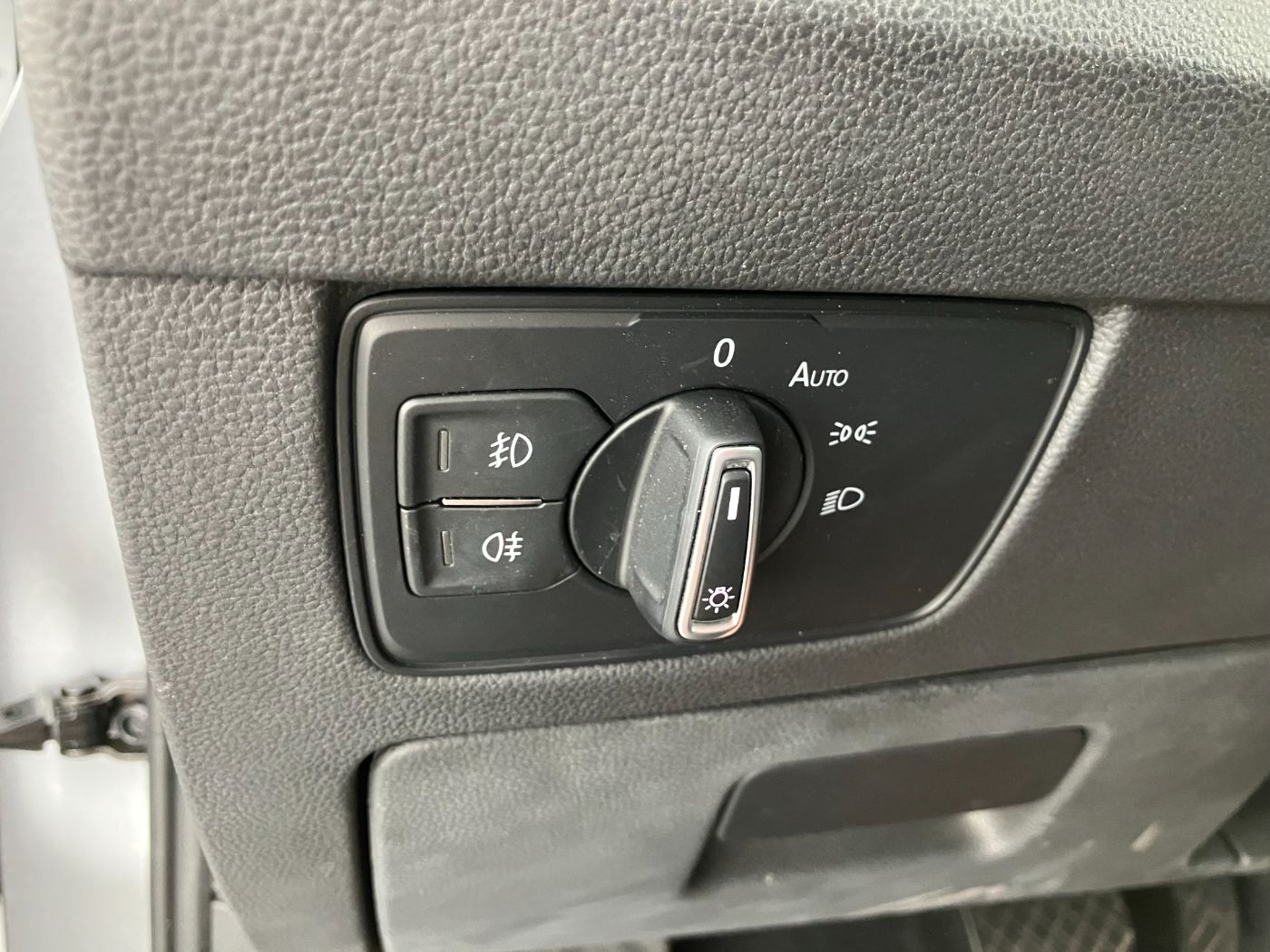 VW Passat Variant 2.0 TDI 4Mot. Eleg. DSG | Bild 8 von 23