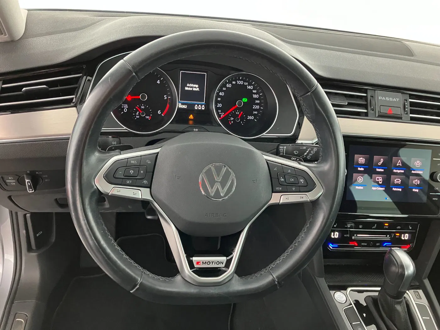 VW Passat Variant 2.0 TDI 4Mot. Eleg. DSG | Bild 10 von 23