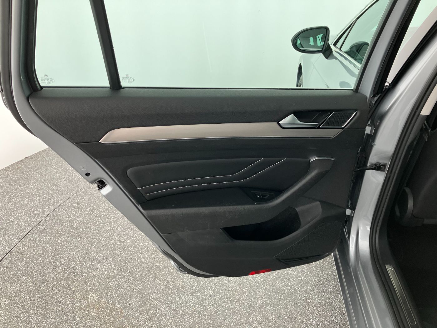 VW Passat Variant 2.0 TDI 4Mot. Eleg. DSG | Bild 22 von 23