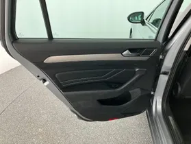 VW Passat Variant 2.0 TDI 4Mot. Eleg. DSG | Thumbnail 22 von 23