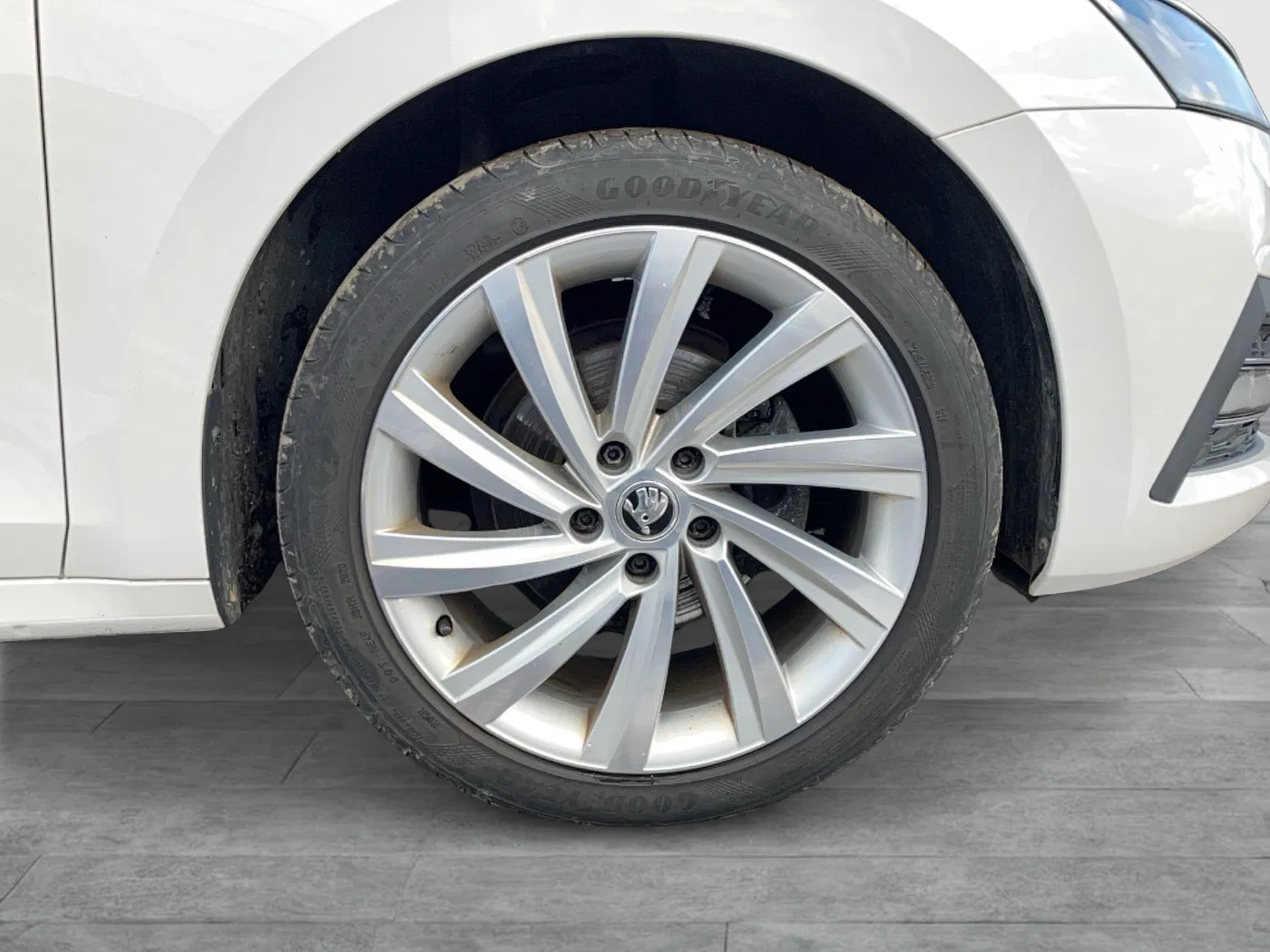 Skoda Octavia Combi 2.0 TDI Premium Aut. | Bild 8 von 28