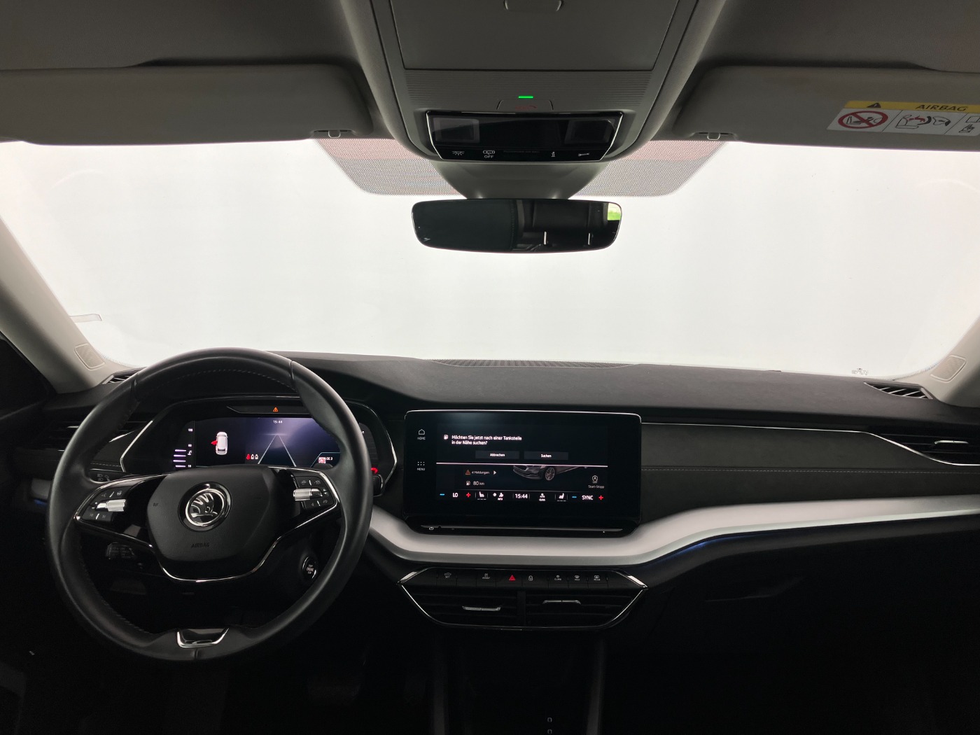 Skoda Octavia Combi 2.0 TDI Premium Aut. | Bild 24 von 28