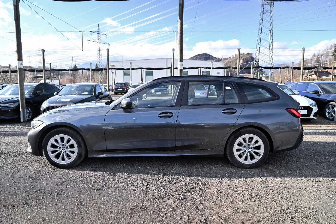 BMW 318d 48 V Touring Aut. | Bild 4 von 24