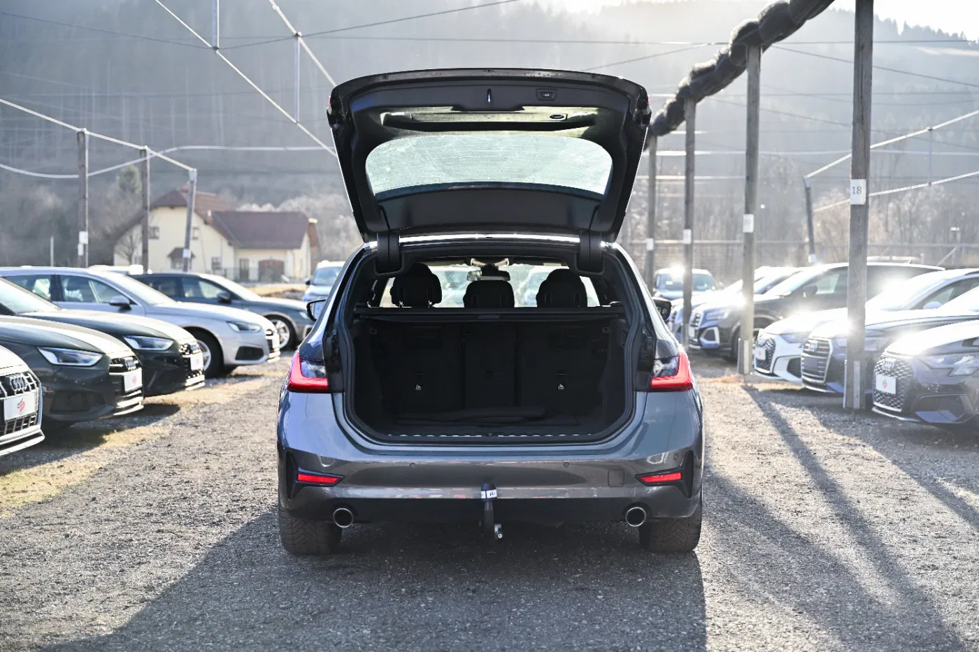 BMW 318d 48 V Touring Aut. | Bild 20 von 24