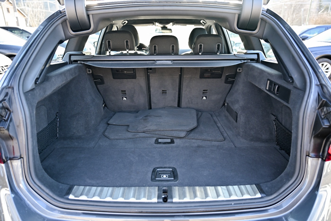 BMW 318d 48 V Touring Aut. | Bild 21 von 24