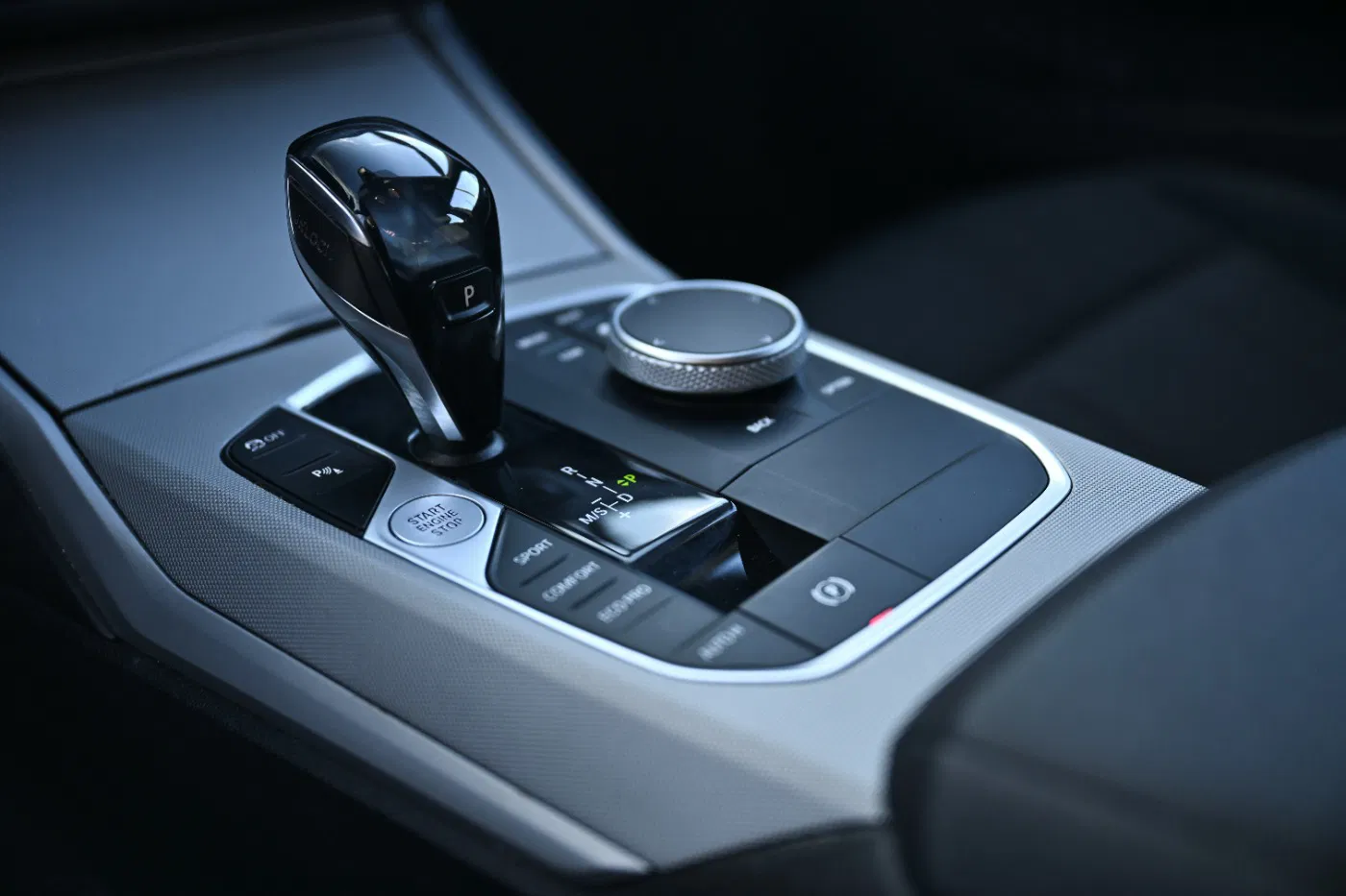 BMW 318d 48 V Touring Aut. | Bild 18 von 24