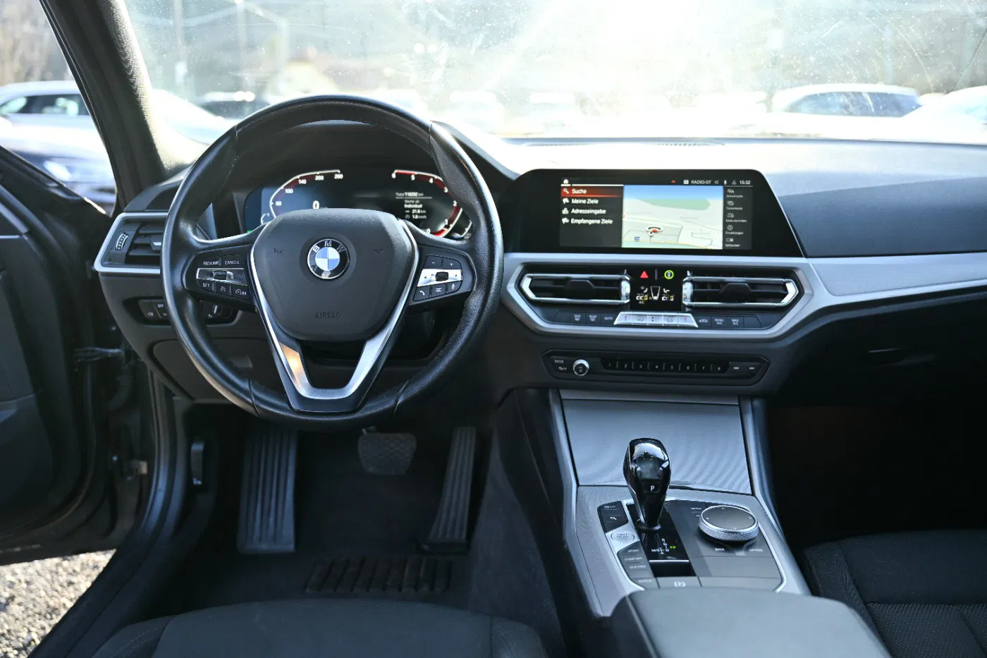 BMW 318d 48 V Touring Aut. | Bild 10 von 24