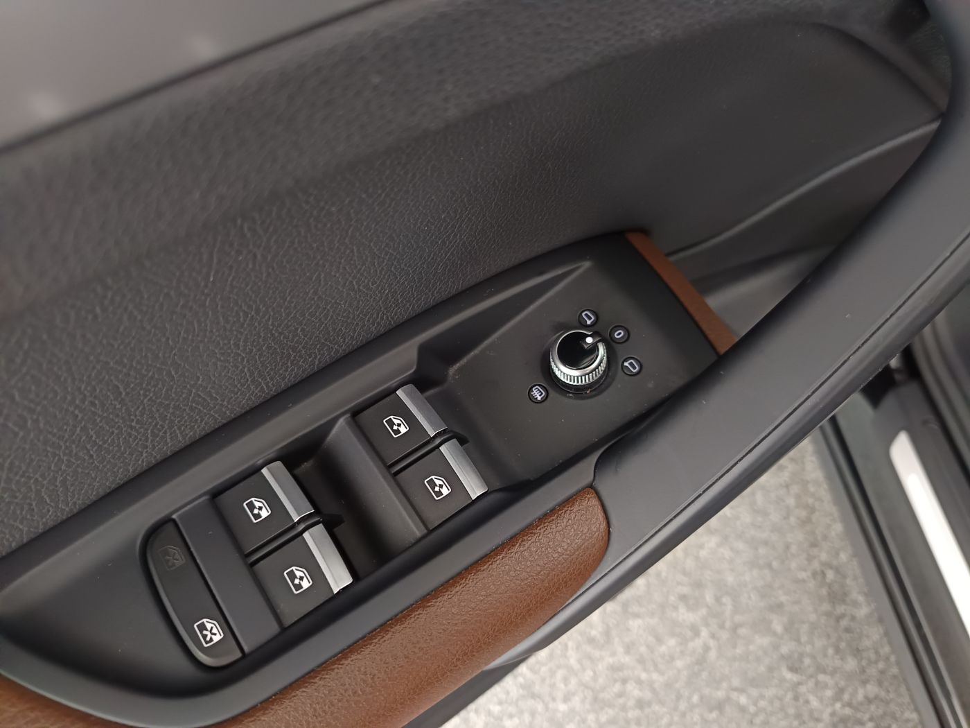 Audi Q5 55 TFSI e quattro sport | Bild 9 von 28