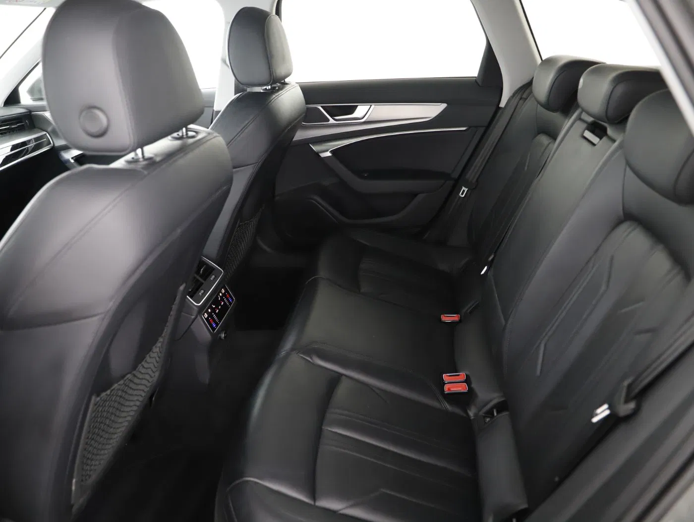 Audi A6 Avant 40 2.0 TDI quattro sport | Bild 23 von 27