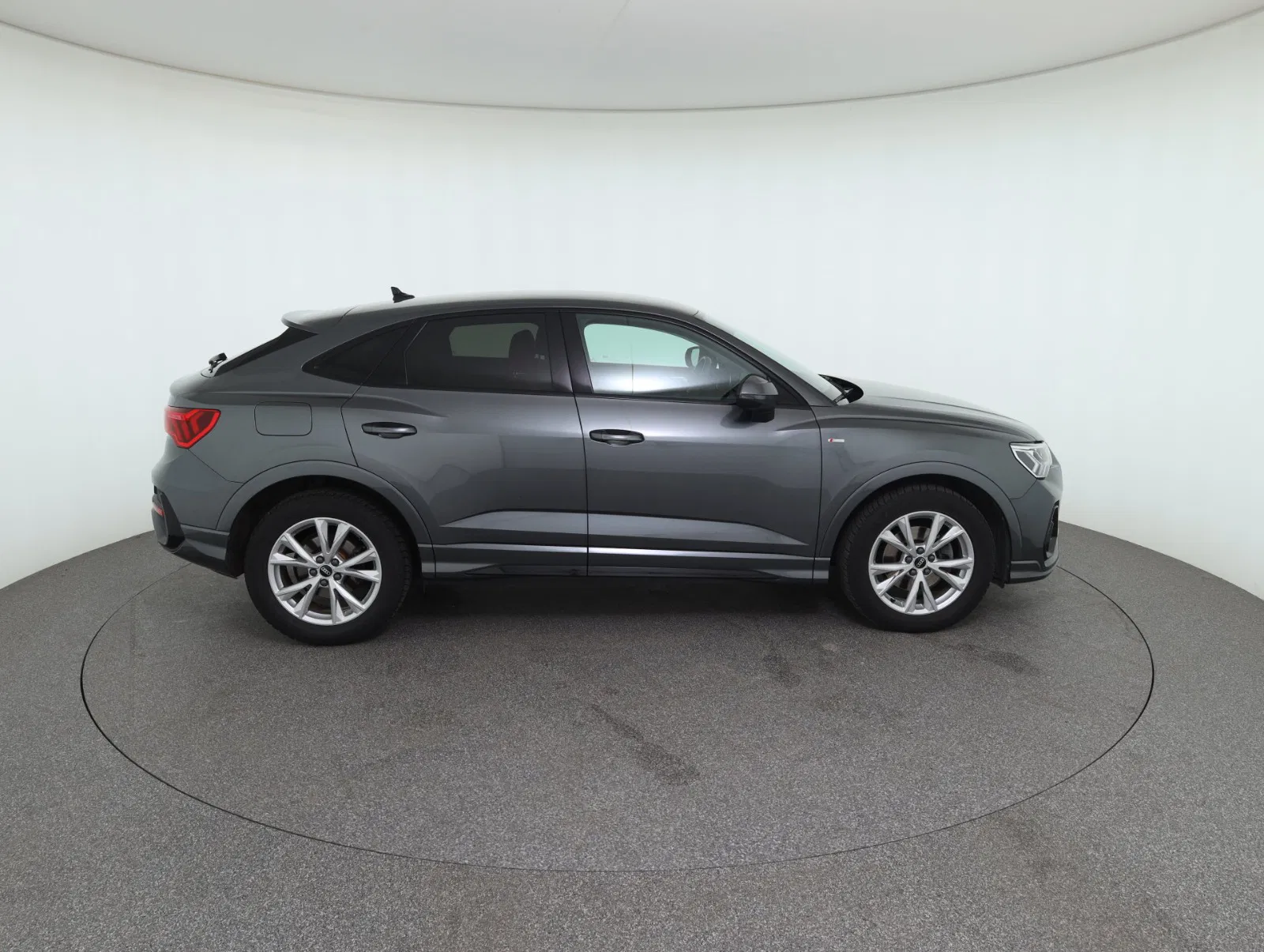 Audi Q3 Sportback 35 2.0 TDI S-Line | Bild 4 von 30