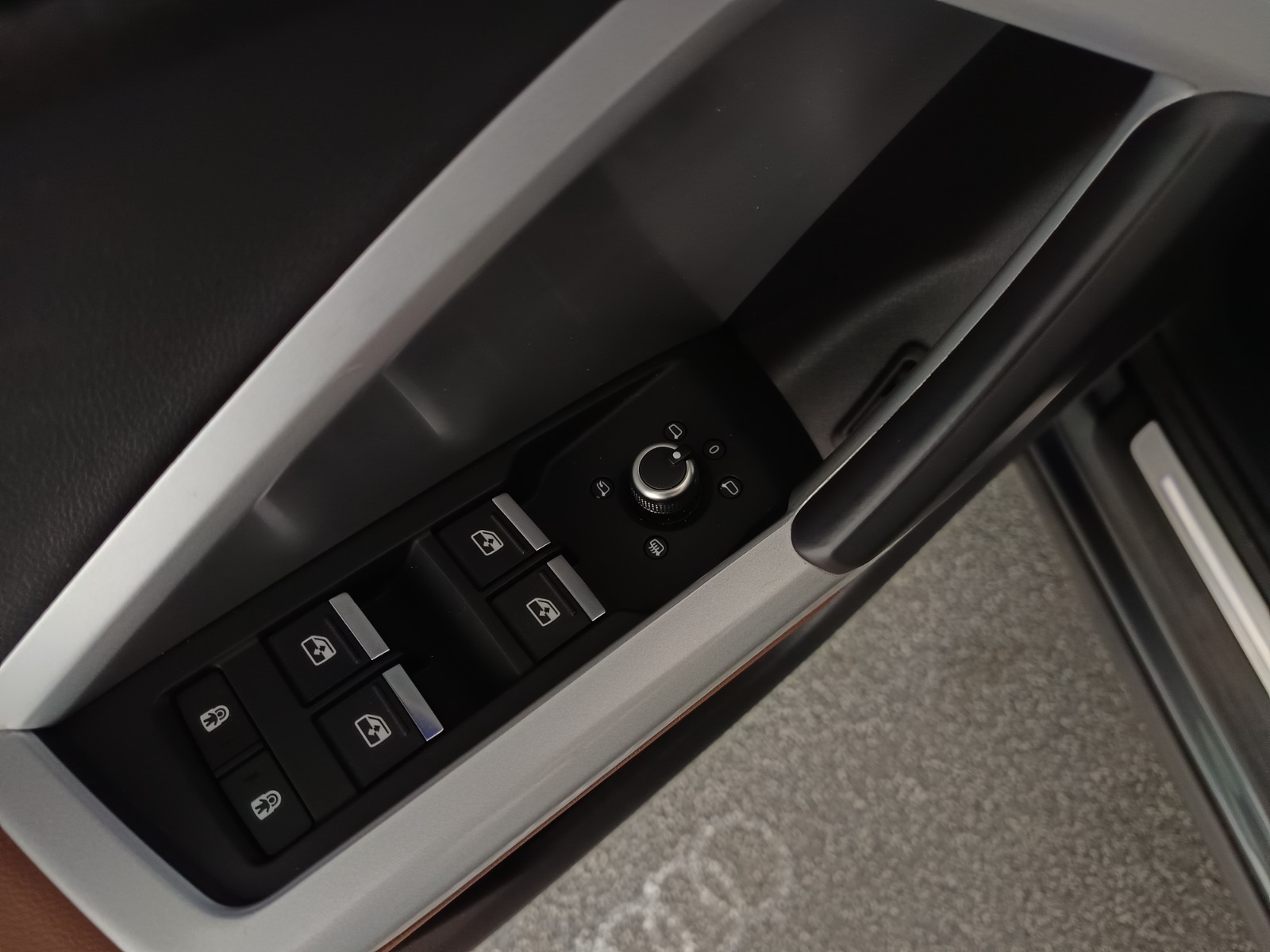 Audi Q3 Sportback 35 2.0 TDI S-Line | Bild 11 von 30