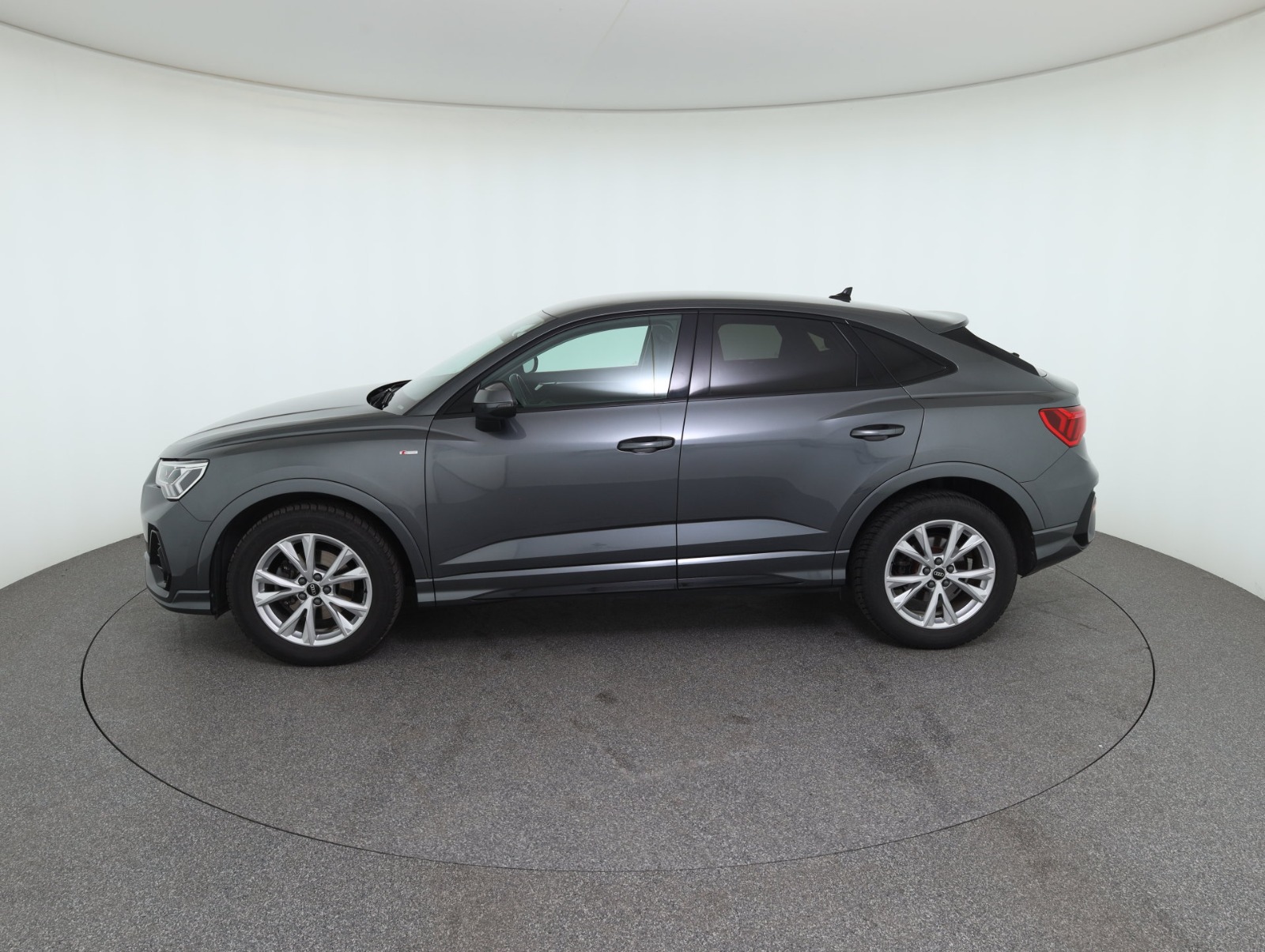 Audi Q3 Sportback 35 2.0 TDI S-Line | Bild 8 von 30