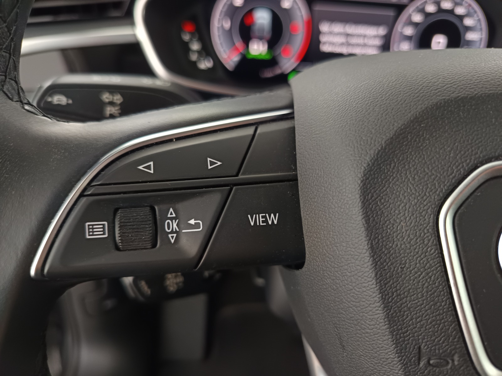 Audi Q3 Sportback 35 2.0 TDI S-Line | Bild 17 von 30