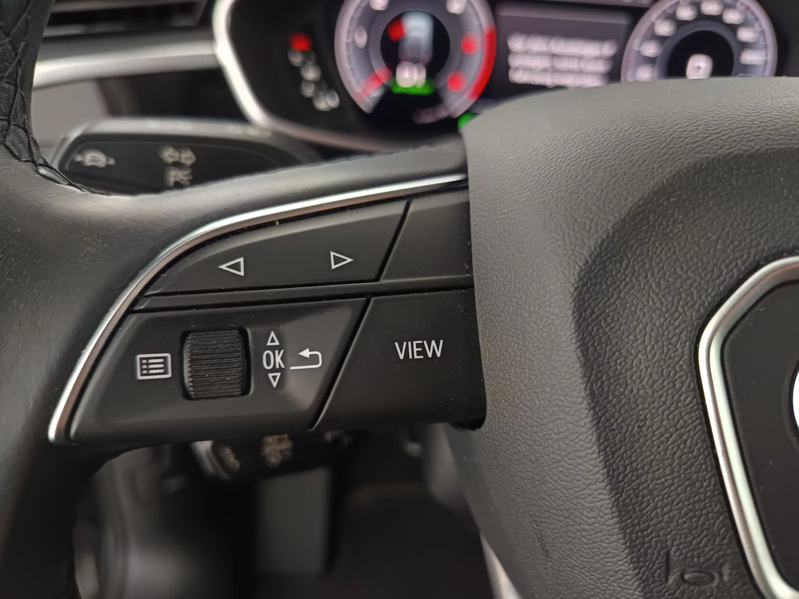 Audi Q3 Sportback 35 2.0 TDI S-Line | Bild 17 von 30