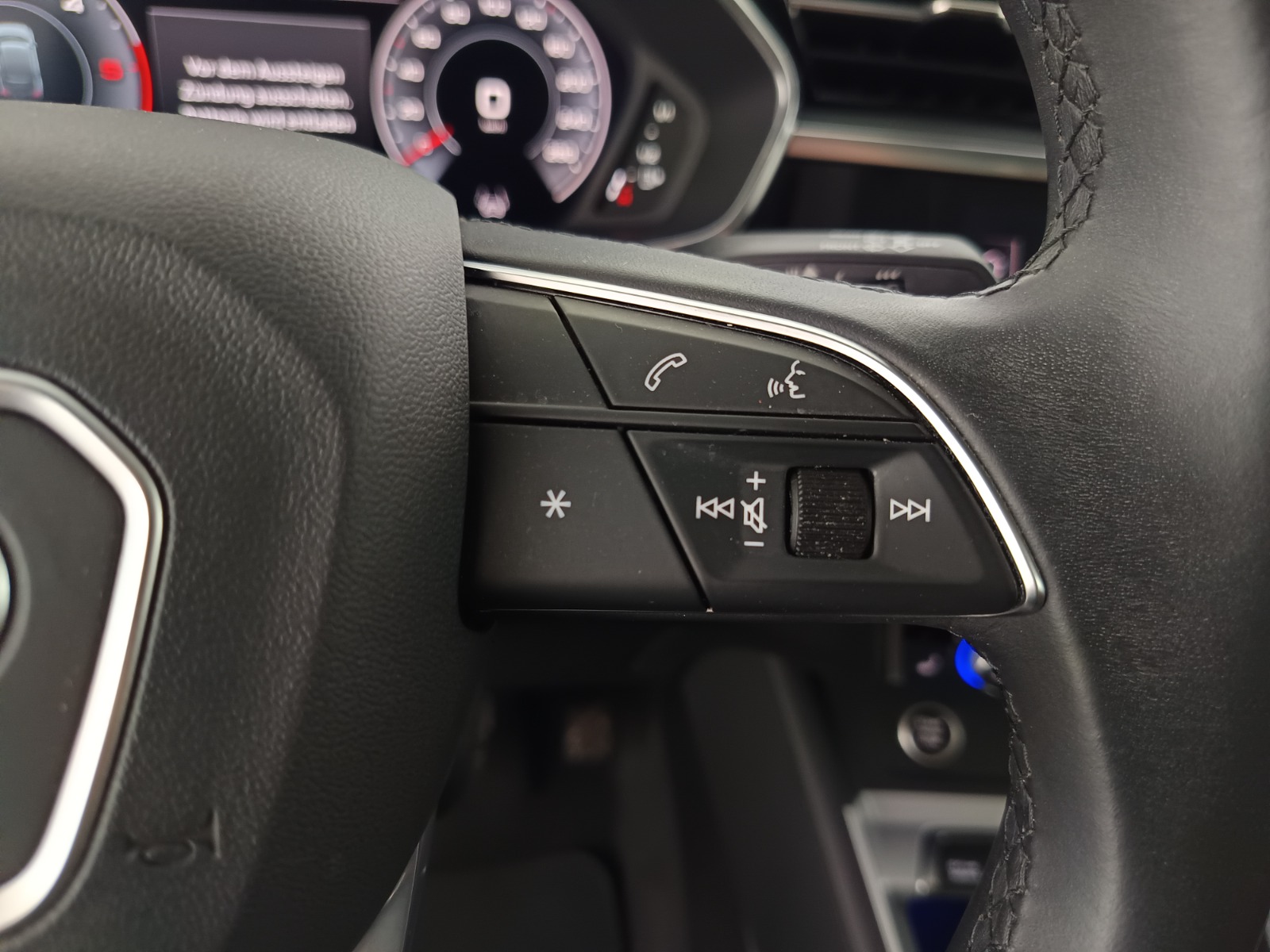 Audi Q3 Sportback 35 2.0 TDI S-Line | Bild 18 von 30