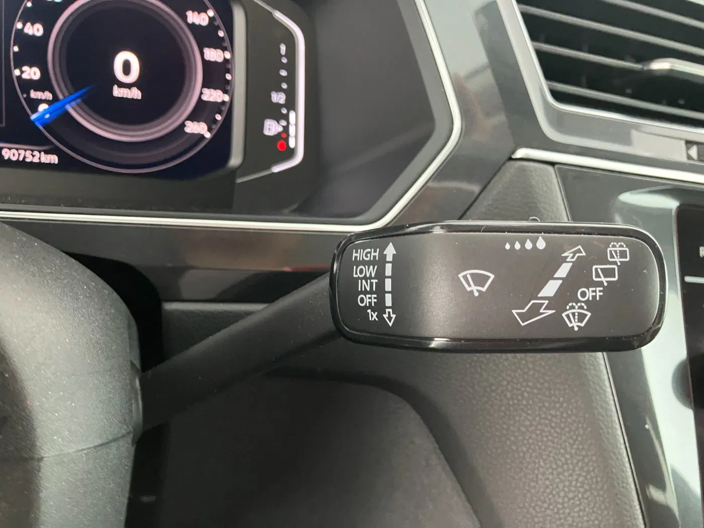 VW Tiguan Allspace 2.0 TDI 4Motion Highline | Bild 12 von 31