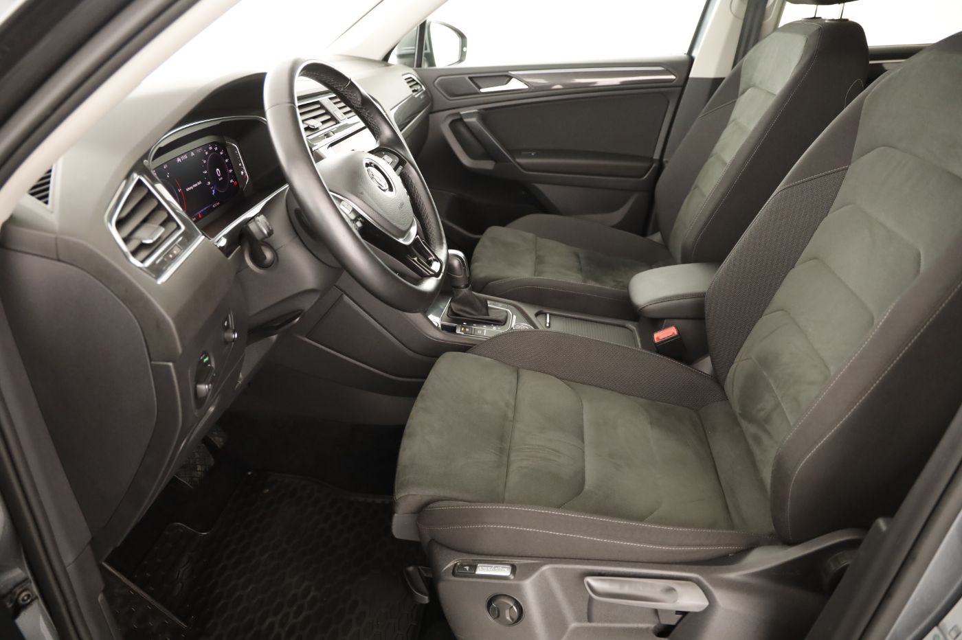 VW Tiguan Allspace 2.0 TDI 4Motion Highline | Bild 13 von 31