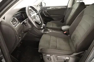 VW Tiguan Allspace 2.0 TDI 4Motion Highline | Thumbnail 13 von 31