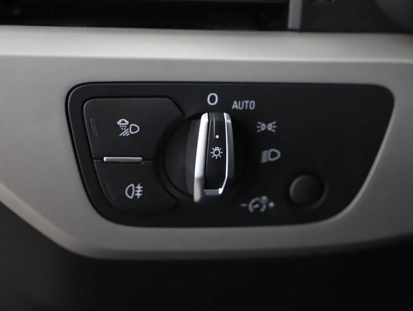 Audi A4 Avant 35 2.0 TDI | Bild 10 von 26