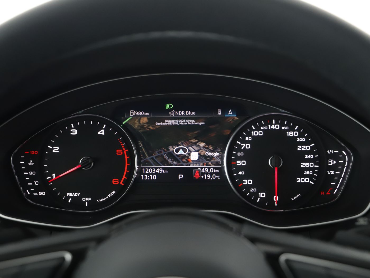 Audi A4 Avant 35 2.0 TDI | Bild 14 von 26