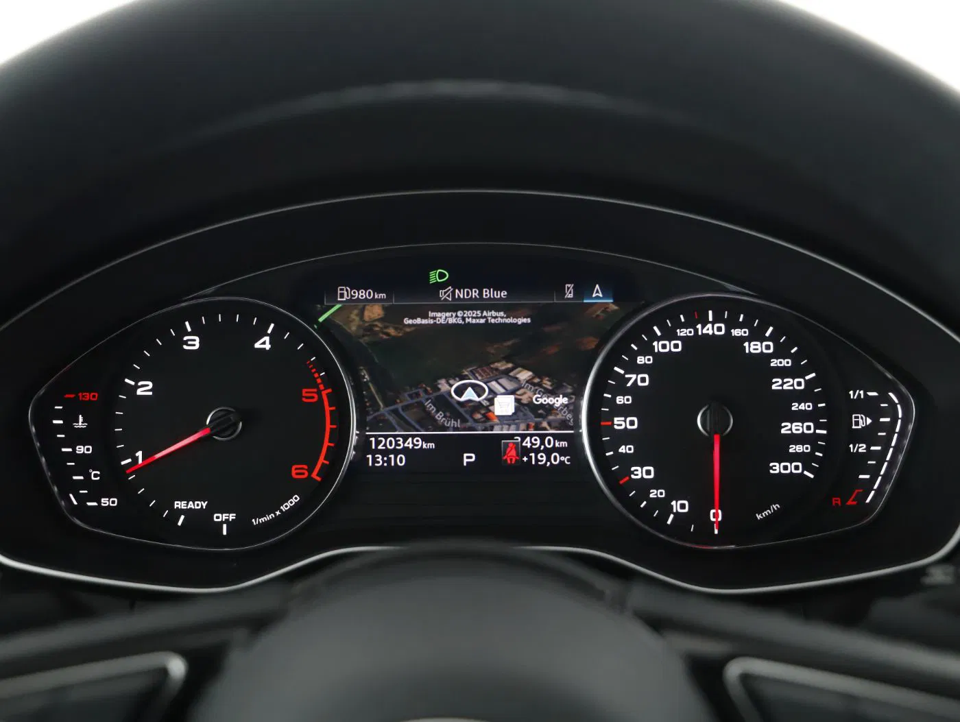 Audi A4 Avant 35 2.0 TDI | Bild 14 von 26